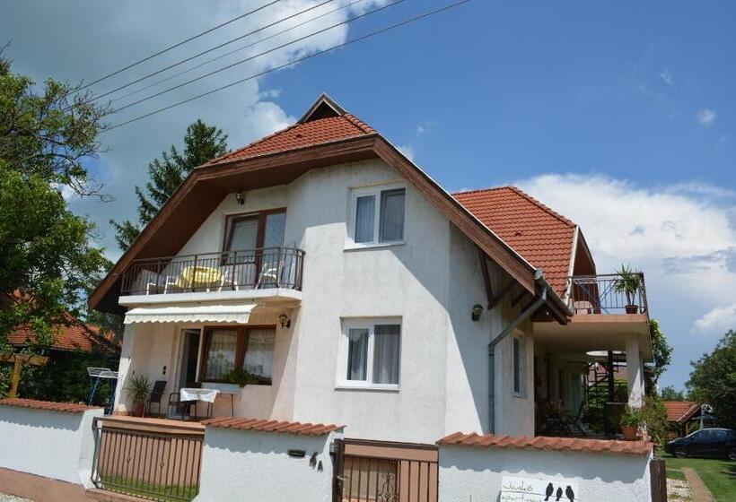 דירת 2 חדרי שינה עם נוף לבריכה, Jankó Apartman