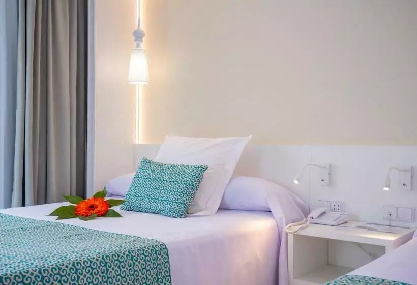 اتاق استاندارد سه نفره, Gran Hotel Peñiscola