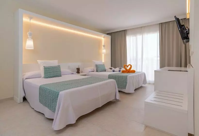 اتاق خانوادگی با چشم‌انداز دریا, Gran Hotel Peñiscola