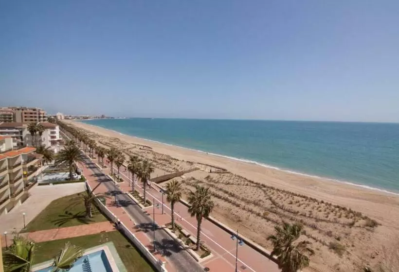 اتاق خانوادگی با چشم‌انداز جانبی دریا, Gran Hotel Peñiscola