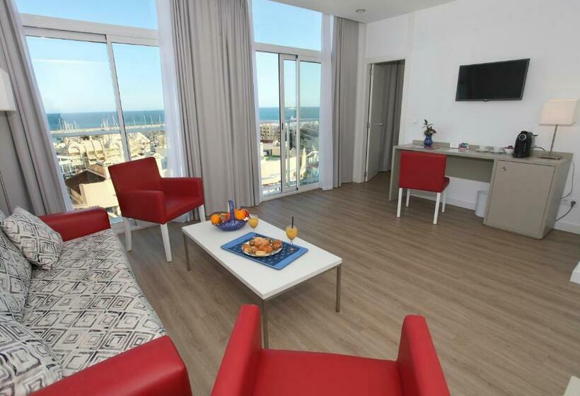 סוויטת ג'וניור, Alay - Adults Only Recommended