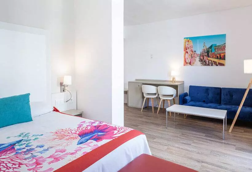 Standard Kolmen Hengen Huone, Alay - Adults Only Recommended