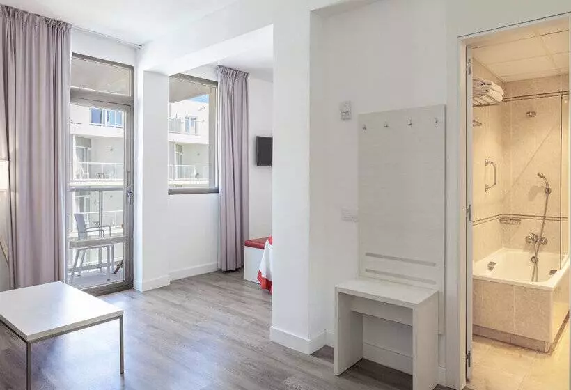 Standard Kolmen Hengen Huone, Alay - Adults Only Recommended
