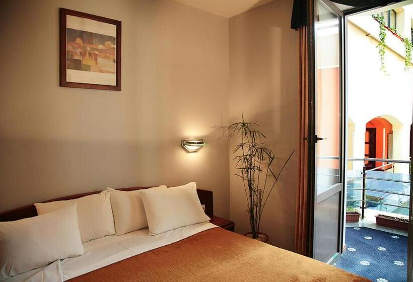 스탠다드 룸, Ararat