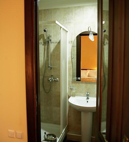 수피리어 룸, Ararat