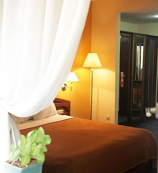 수피리어 룸, Ararat