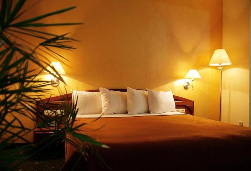 수피리어 룸, Ararat