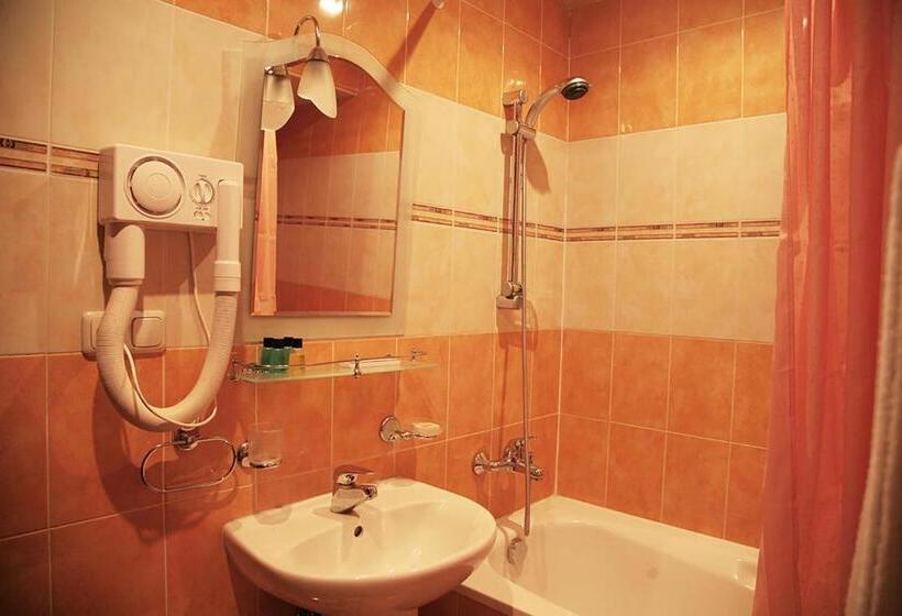 스탠다드 룸, Ararat