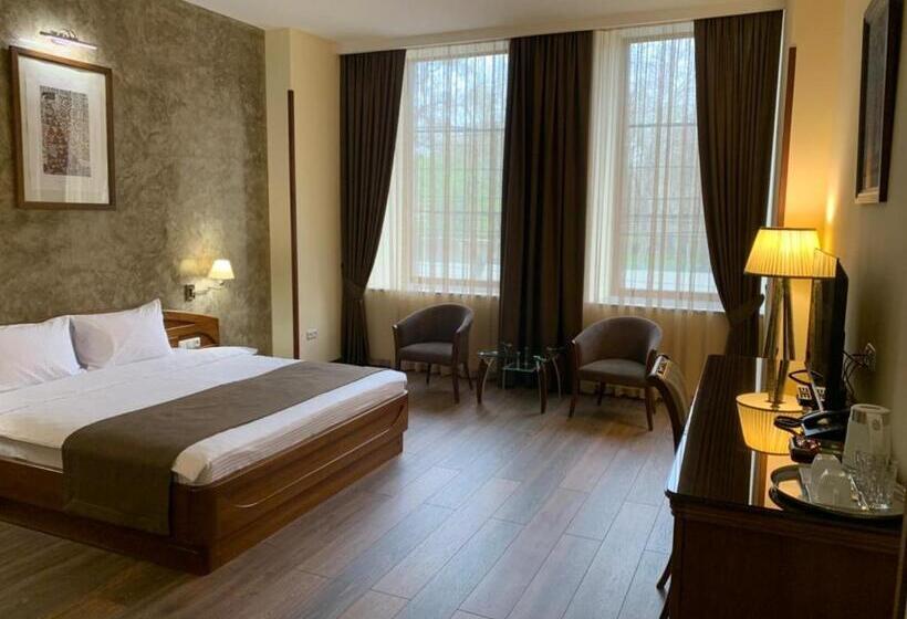 디럭스 룸, Ararat