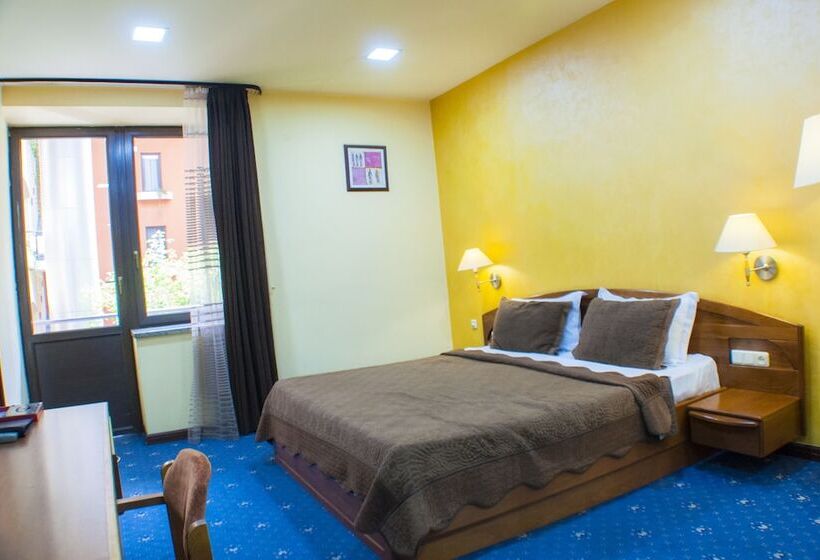 스탠다드 룸, Ararat