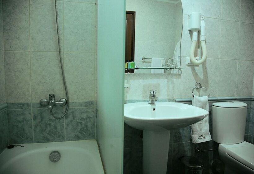 수피리어 룸, Ararat