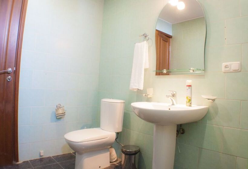 수피리어 룸, Ararat