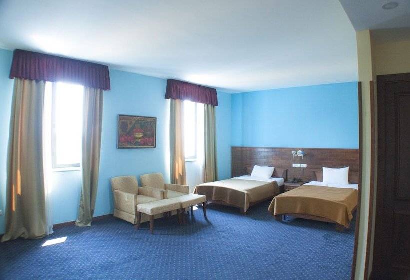 수피리어 룸, Ararat