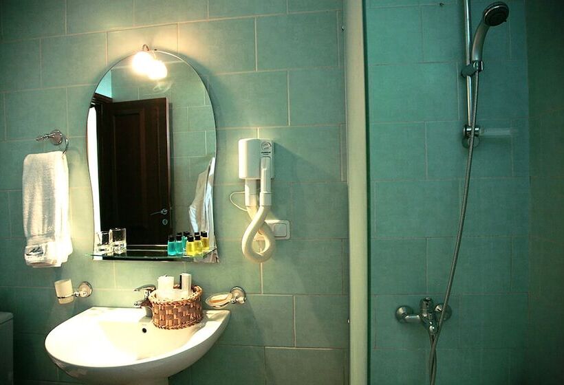 디럭스 룸, Ararat