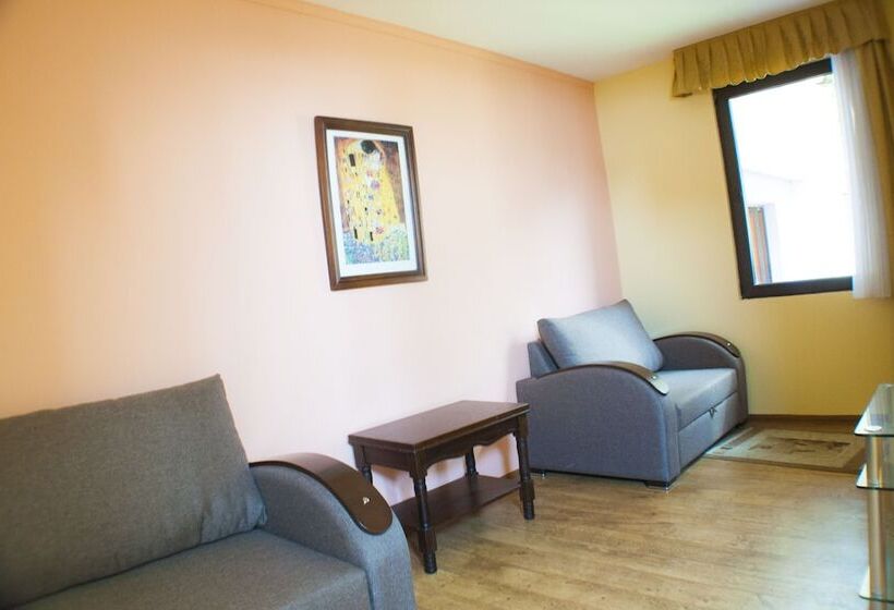 디럭스 룸, Ararat