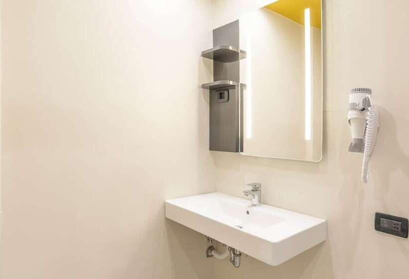 חדר סטנדרט עם טרסה, B&b Hotel Roma Tuscolana San Giovanni