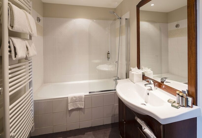 اتاق استاندارد, De L Horloge