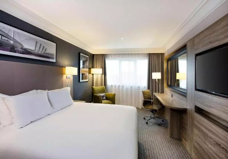 キングサイズベッドのスタンダードルーム, Doubletree By Hilton Glasgow Central