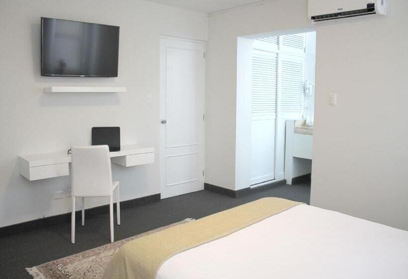 Полулюкс, El Golf Hotel Boutique