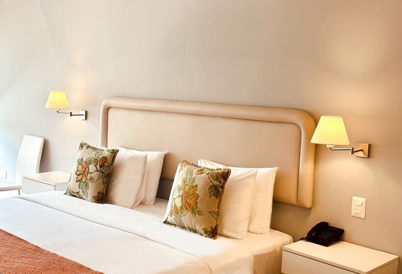 Полулюкс, El Golf Hotel Boutique