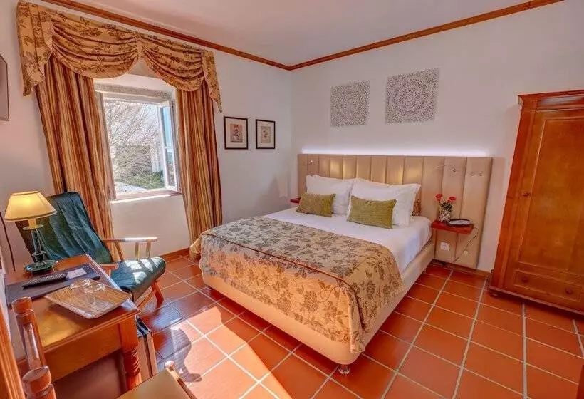 اتاق استاندارد با چشمانداز کوهستان, Elrei Dom Manuel