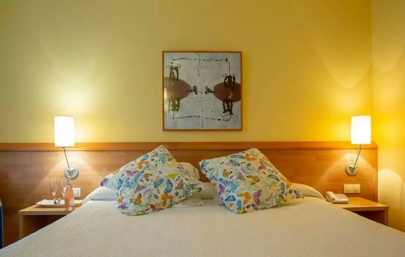 اتاق لوکس با چشم‌انداز دریا, Flag Hotel Valencia