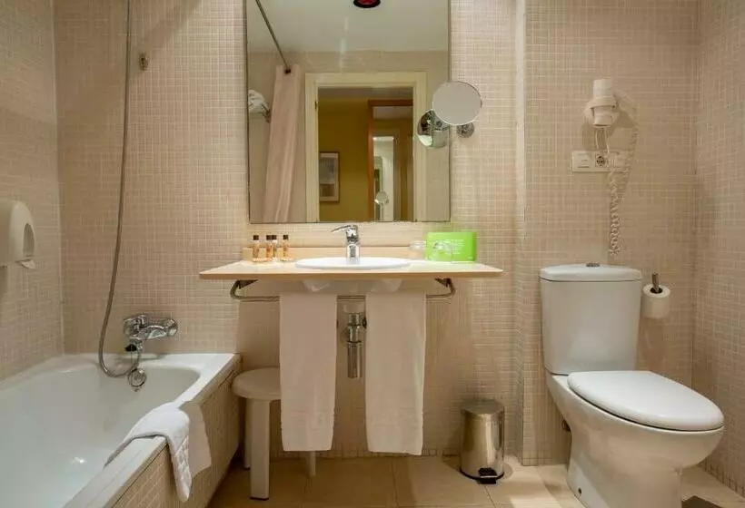 اتاق لوکس با چشم‌انداز دریا, Flag Hotel Valencia