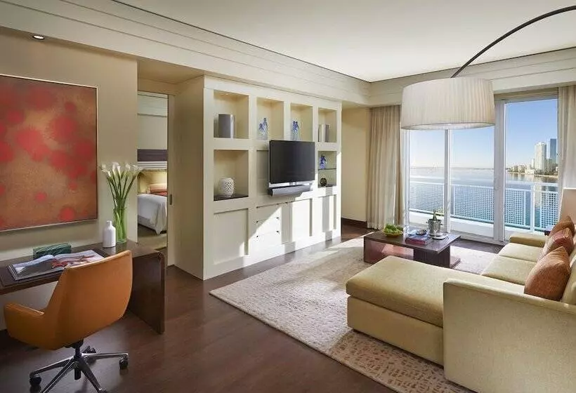 سوئیت با چشم‌انداز, Mandarin Oriental Miami