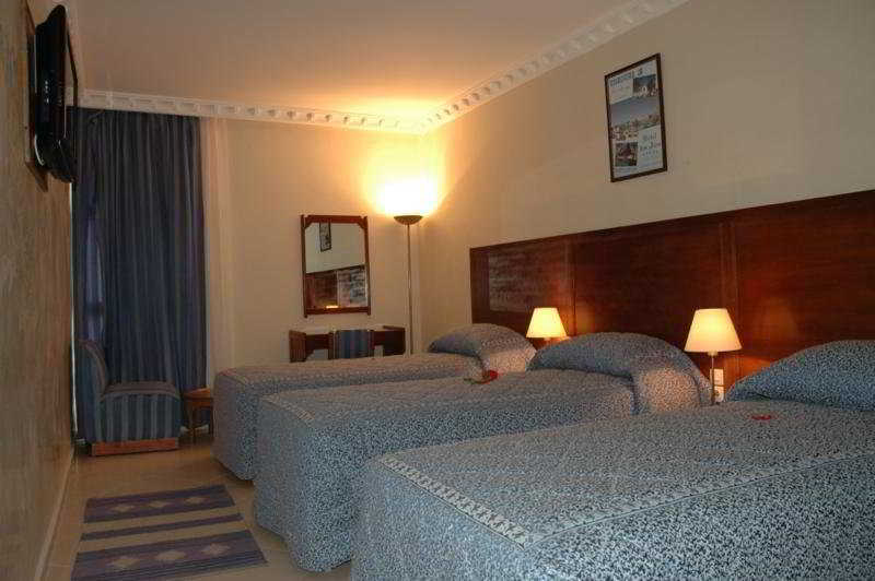 标准三人间, Prince De Paris