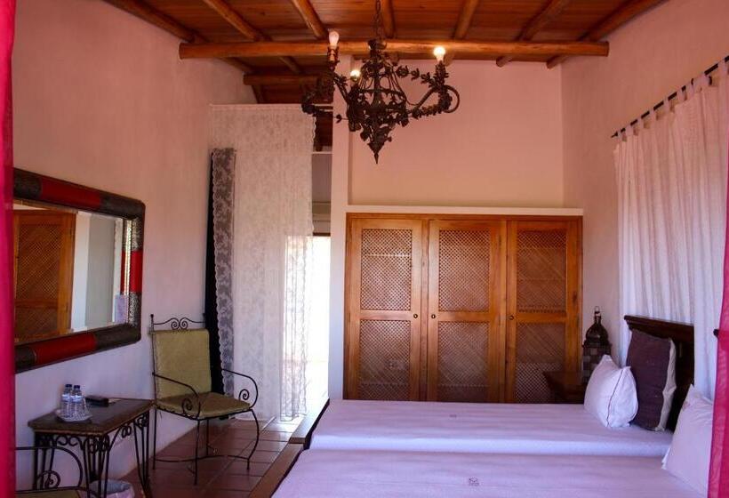Classic room with balcony, De Charme Capela Das Artes