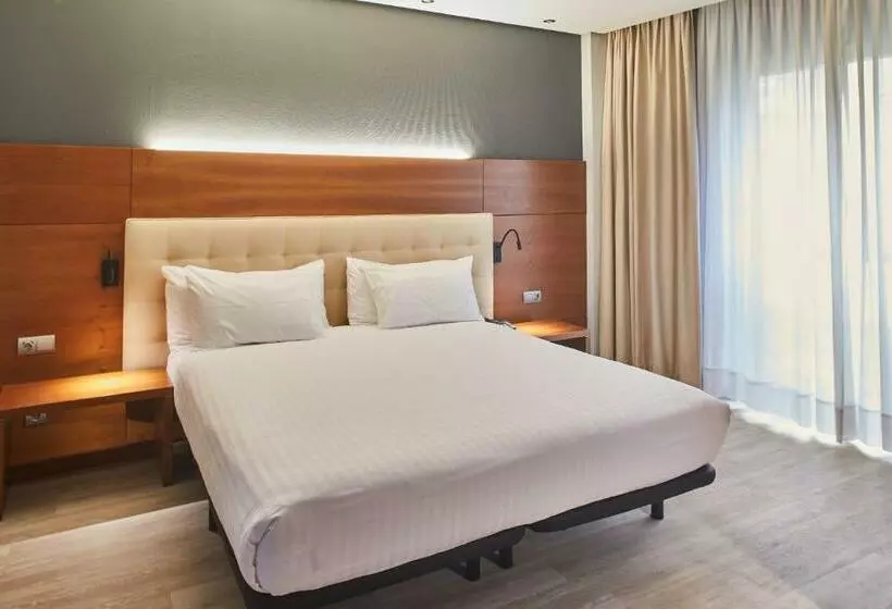 Chambre Standard, Silken Coliseum