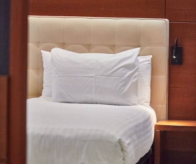 标准间, Silken Coliseum