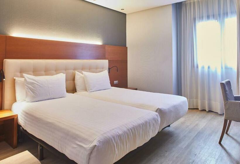 带城市景观的标准间, Silken Coliseum