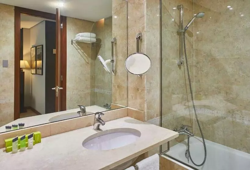 Junior Suite, Silken Coliseum