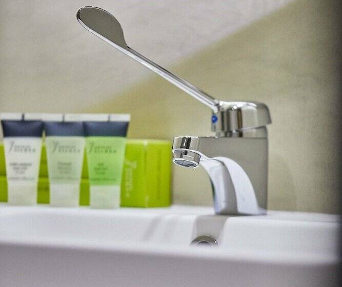 带城市景观的高级房间, Silken Coliseum