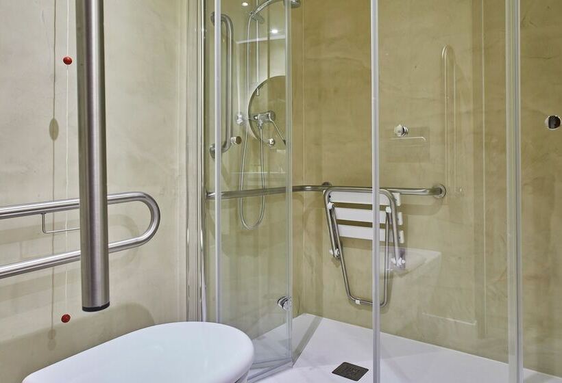 俱乐部房间, Silken Coliseum