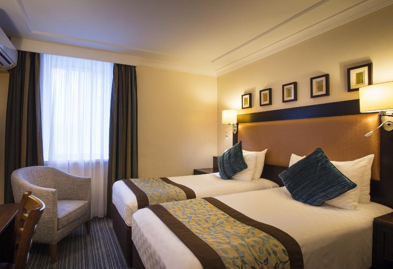 디럭스 룸, Thistle London Heathrow Terminal 5