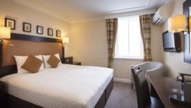 디럭스 룸, Thistle London Heathrow Terminal 5