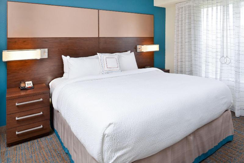 스탠다드 룸 킹사이즈 침대, Thistle London Heathrow Terminal 5