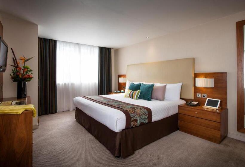 Полулюкс Вид на Сад, Thistle London Hyde Park Kensington Gardens