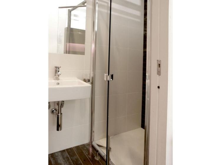 استودیوی استاندارد, Space Apart