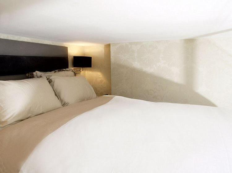 استودیوی استاندارد, Space Apart