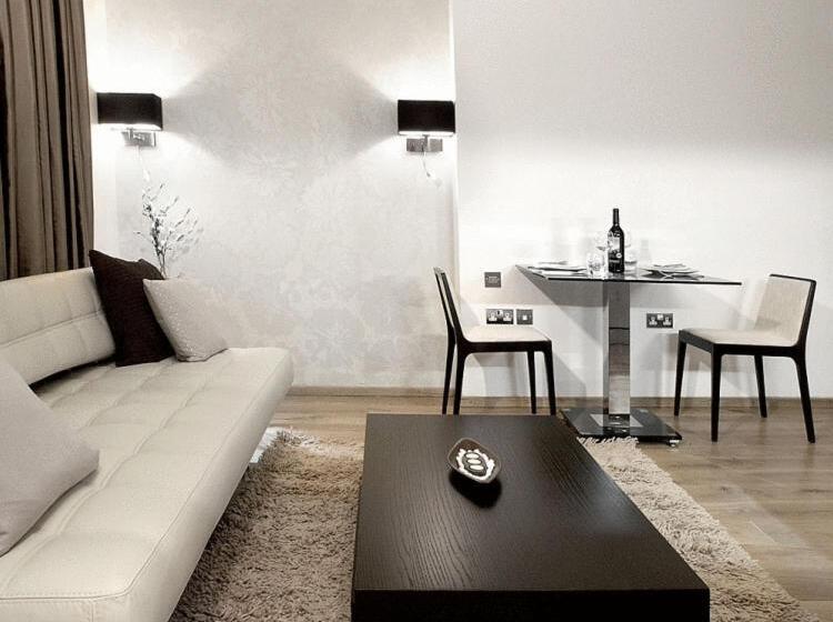 استودیوی استاندارد, Space Apart