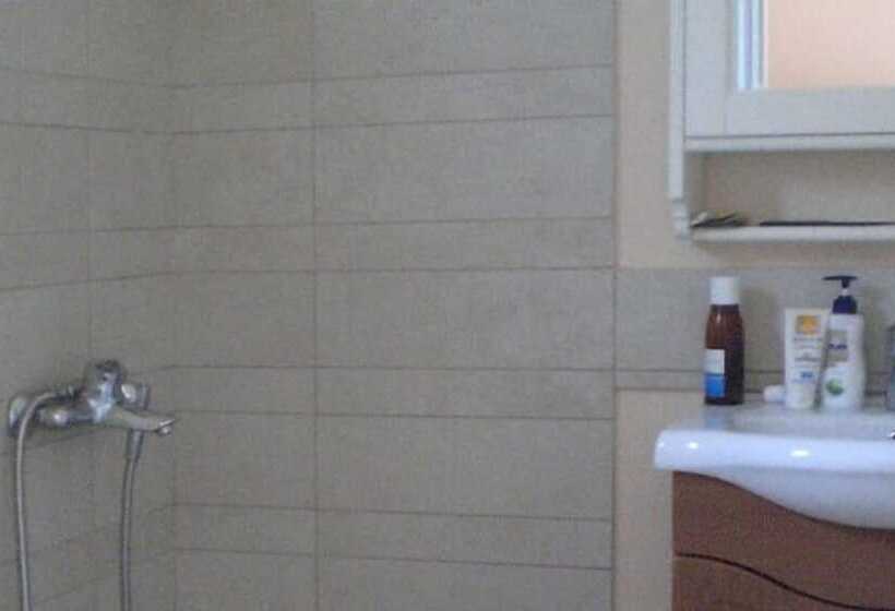 شقة من غرفة نوم واحدة متصلة, Amorgi