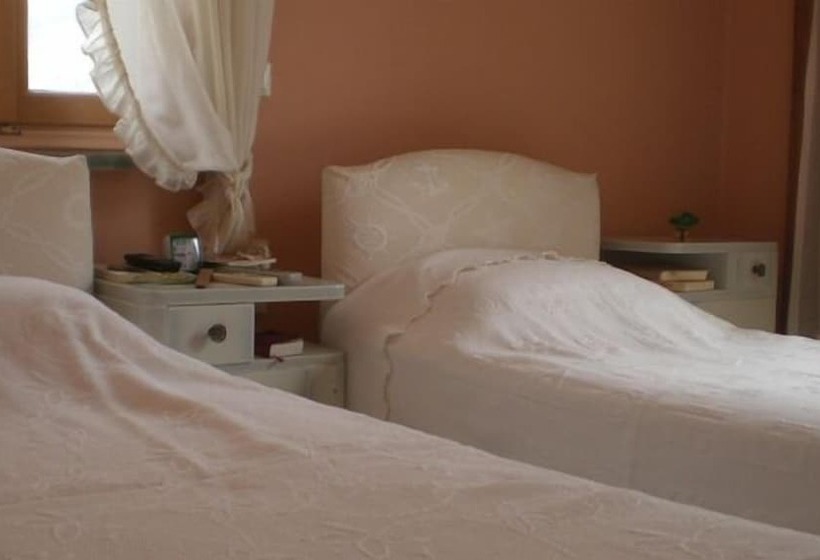 شقة من غرفة نوم واحدة متصلة, Amorgi