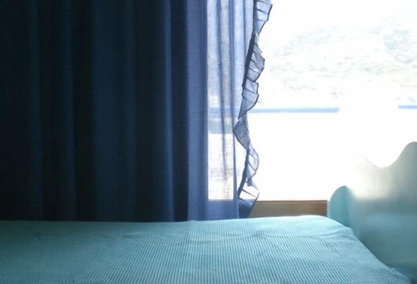 شقة من غرفة نوم واحدة متصلة, Amorgi