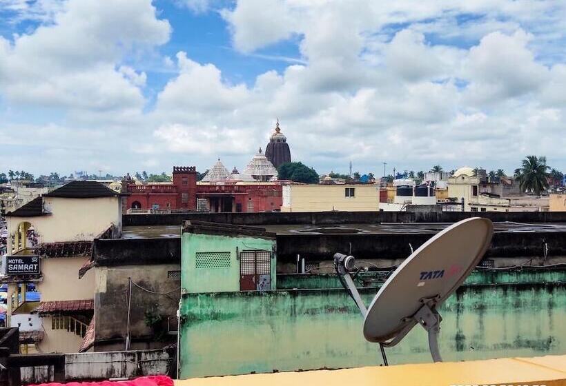 Chambre Deluxe, Shreehari Grand