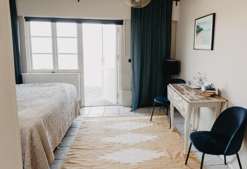 اتاق استاندارد با چشمانداز دریا, Sköllengården