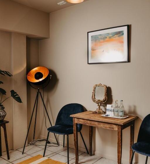 اتاق استاندارد با چشمانداز باغ, Sköllengården