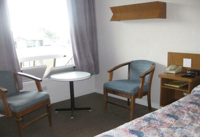 غرفة قياسية, Daigle's Motel